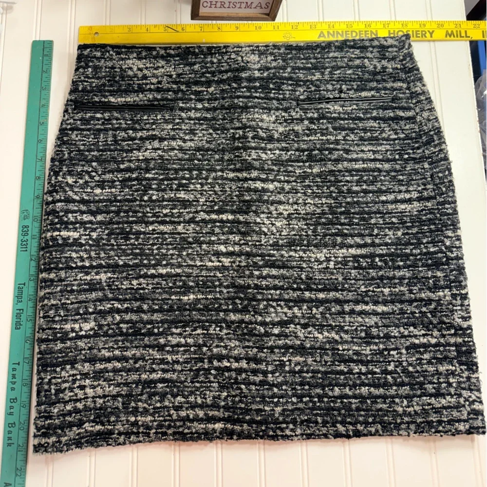 Modern Black and White Area Rug